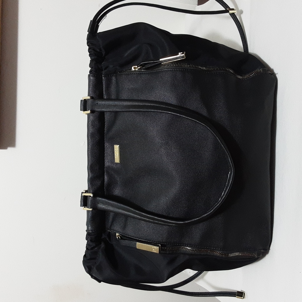 TUTLIO New York  Carry‎ All Shoulder Bag